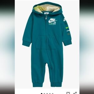 Nike Baby Boy Sportswear Illuminate Hooded Graphic Coverall 12 Months